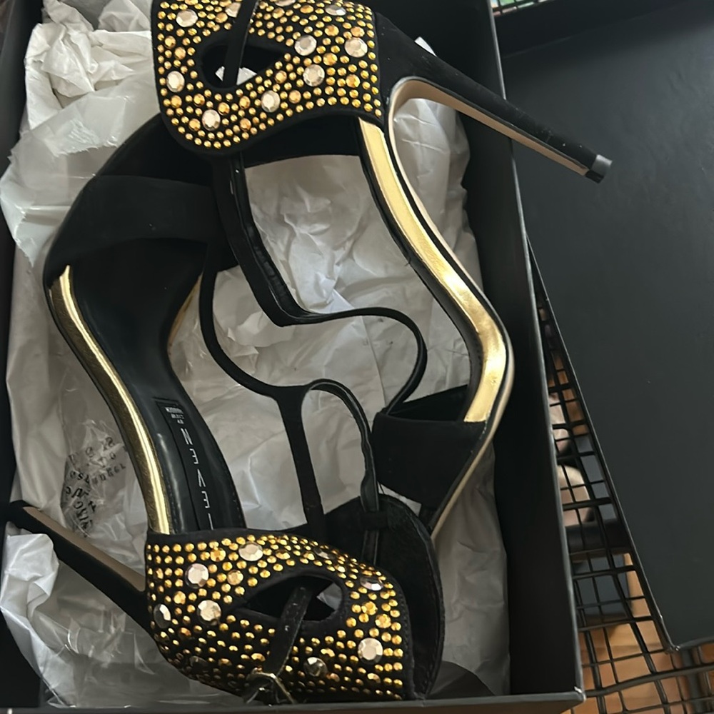Steve Madden gold /black heels sz 6.5 nwt